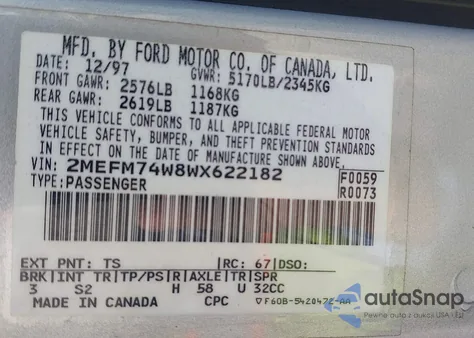 1999 Mercury Grand Marquis Gs z USA, uszkodzony, nr VIN 2MEFM74W9XX680268